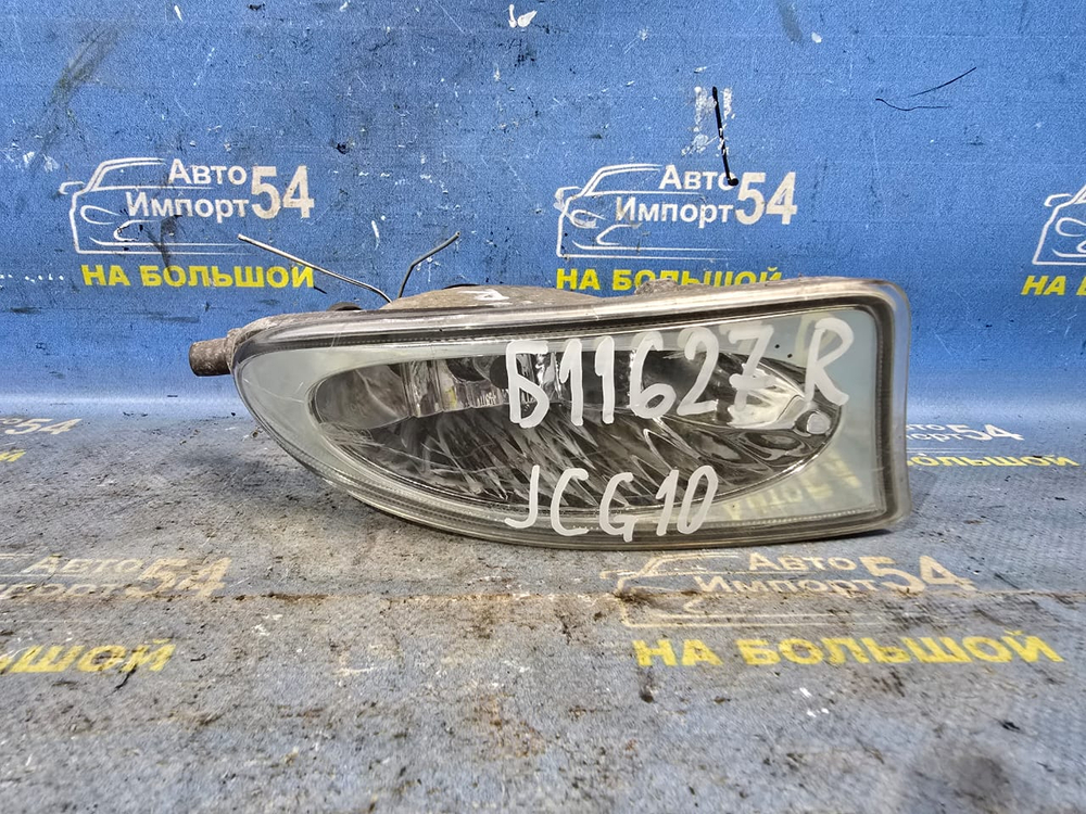 Туманка правая TOYOTA BREVIS 2001-2007