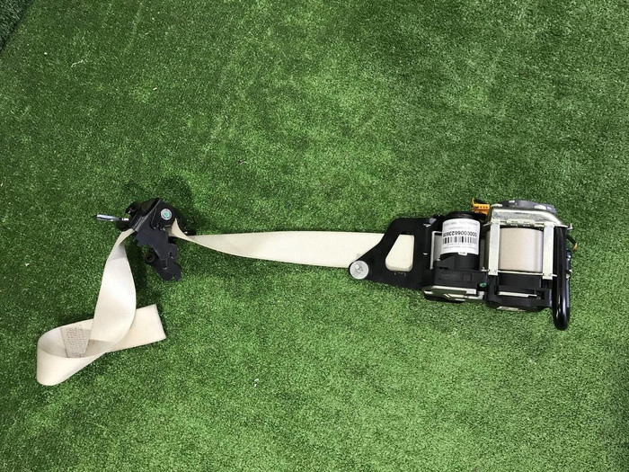 Ремень безопасности левый Mercedes C W238 (16-23)