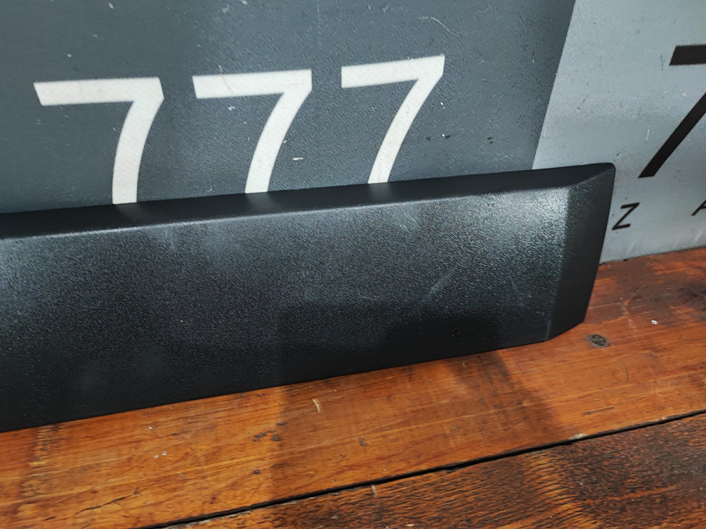 Накладка двери задней правой Kia Rio 4 X-Line 17-нв Б/У Оригинал 87724H0500