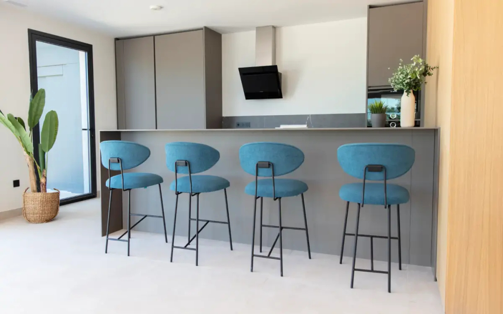 Полубарный стул Nereida