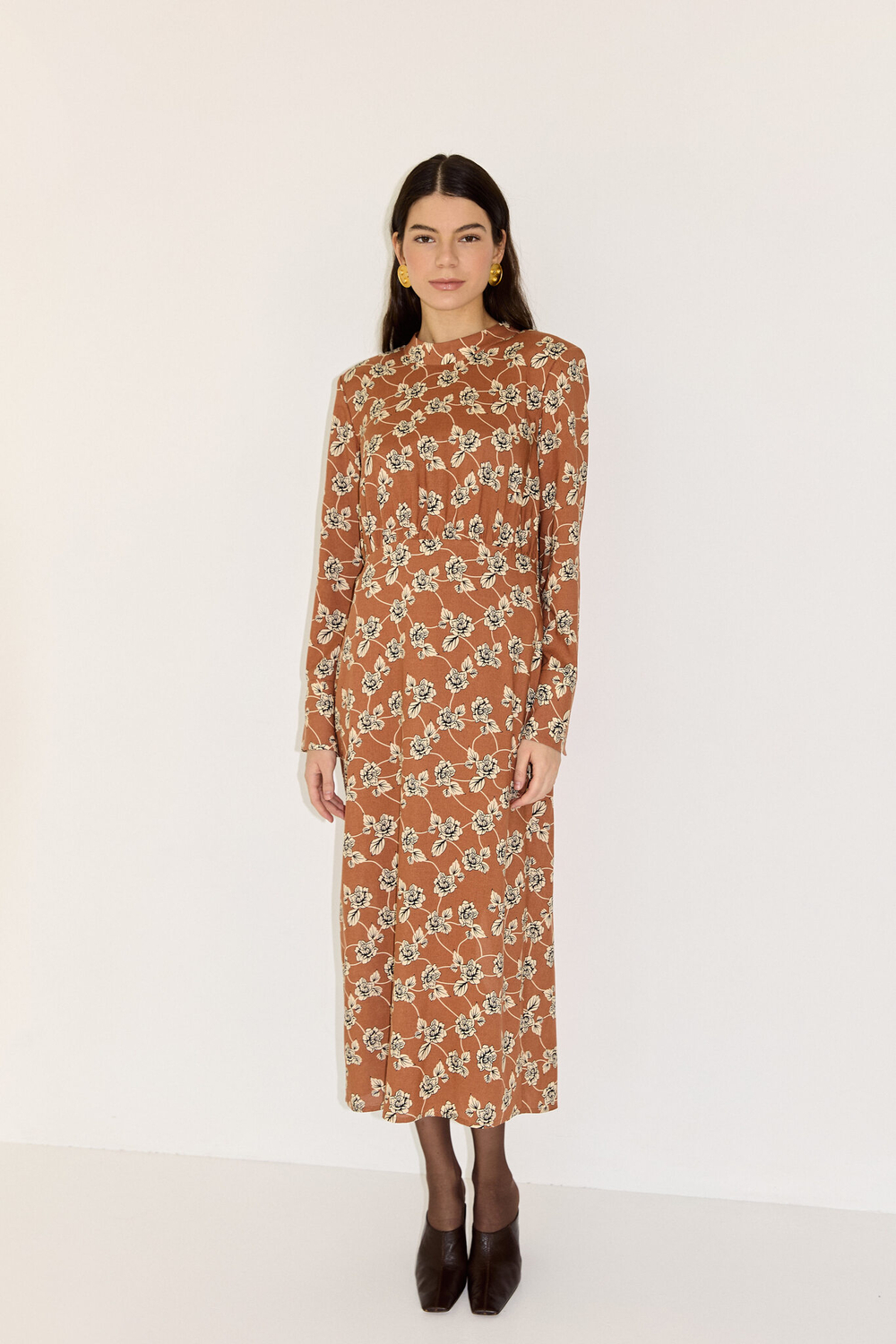 Платье силуэтное