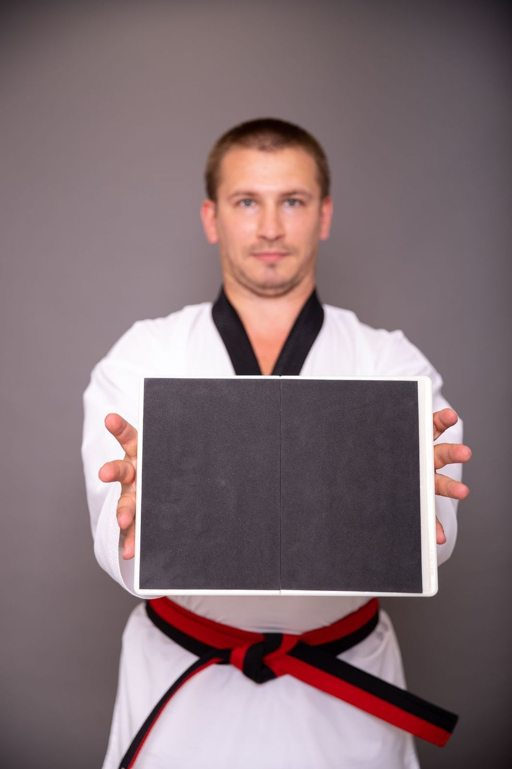 Доска для разбивания многоразовая черная 18 мм