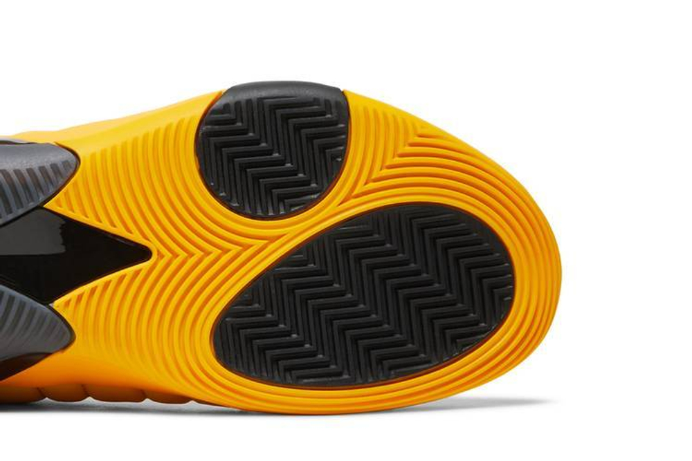 Кроссовки Adidas Originals Yeezy Boost 700 V3 "Safflower"