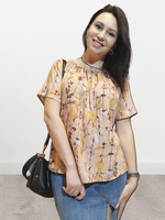 111 Джемпер женский штапель листья на бежевом (60)