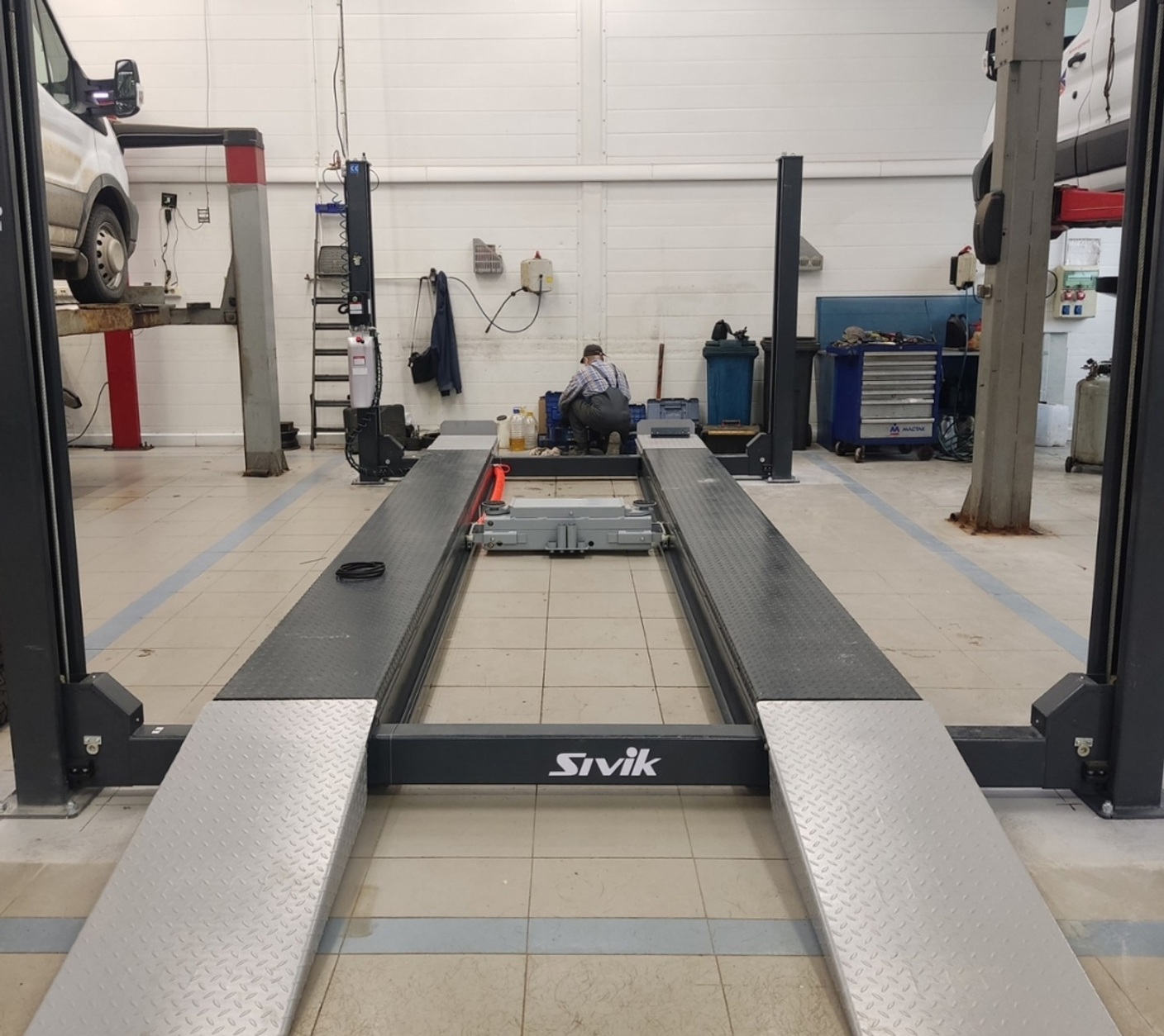 Поставка и монтаж четырехстоечного подъемника бренда Sivik