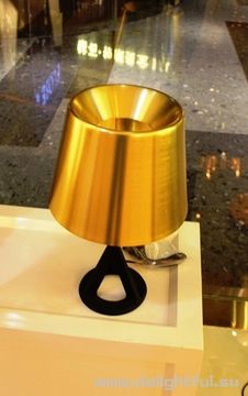 лампа Tom Dixon Base table lamp