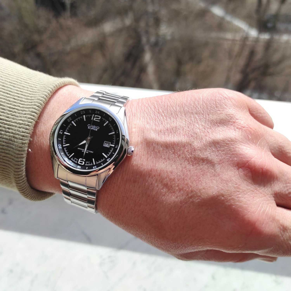 Японские наручные часы Casio Edifice EF-121D-1A