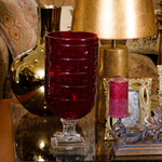 Ваза красная на ножке