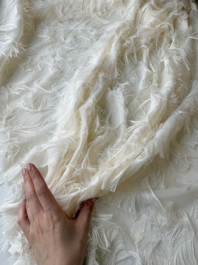 Шифон-жаккард с бахромой Изящный павлин (кремовый)