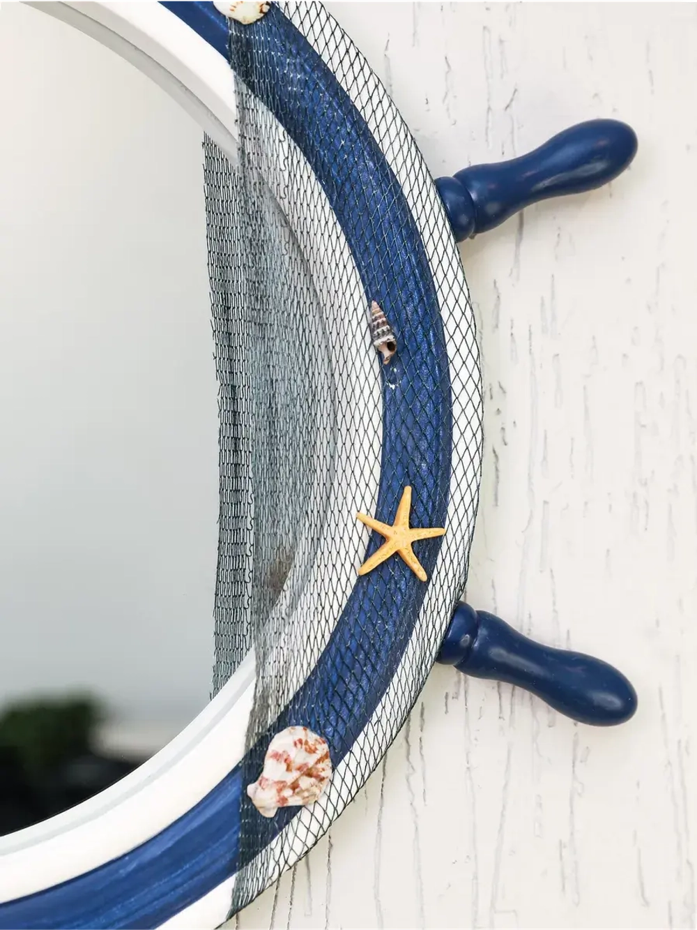 Зеркало настенное 62 см