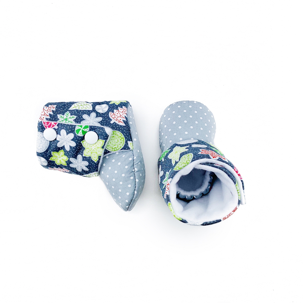 Комплект – блумеры, шапочка и угги