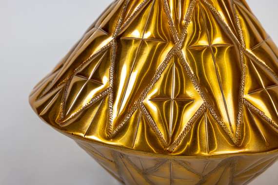 Ваза металлическая золотая