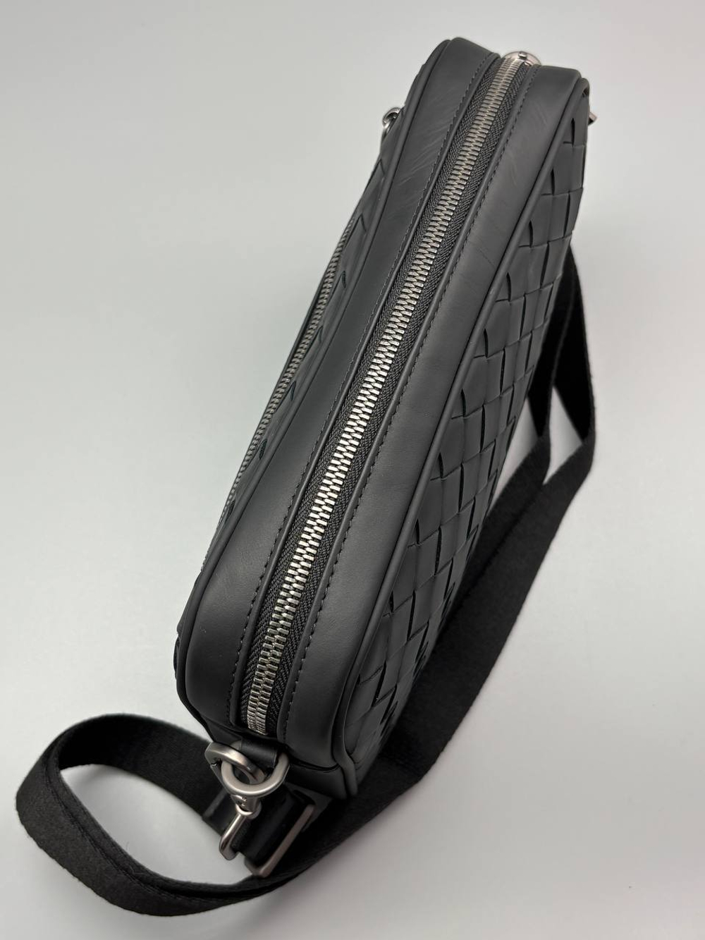 Сумка-мессенджер Bottega Veneta