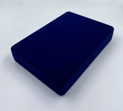 Футляр металлический с бархатной обтяжкой / без ложемента, 182х128х33мм