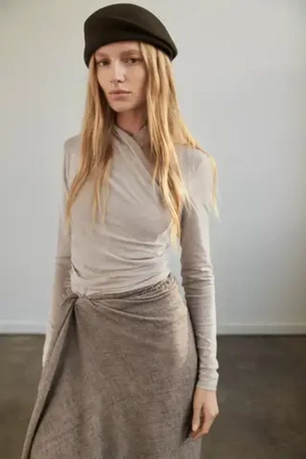 ZARA ФУТБОЛКА С БОКОВОЙ ДРАПИРОВКОЙ, ПЕСОЧНЫЙ МЕЛАНЖ