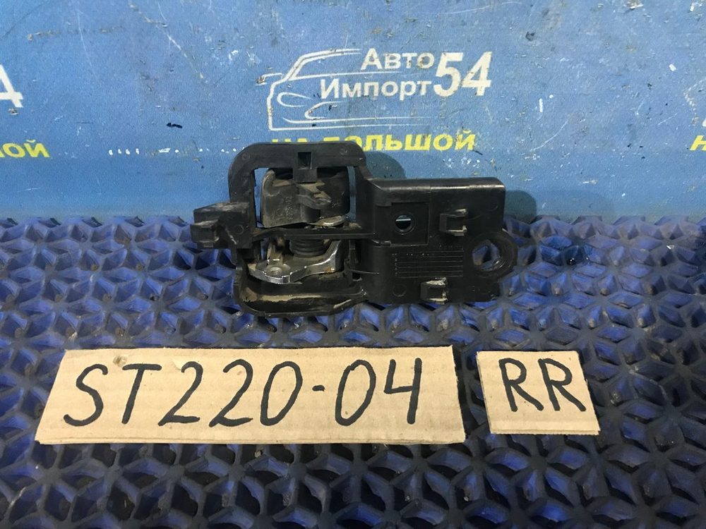 Ручка двери задней правой салонная TOYOTA AVENSIS 2001