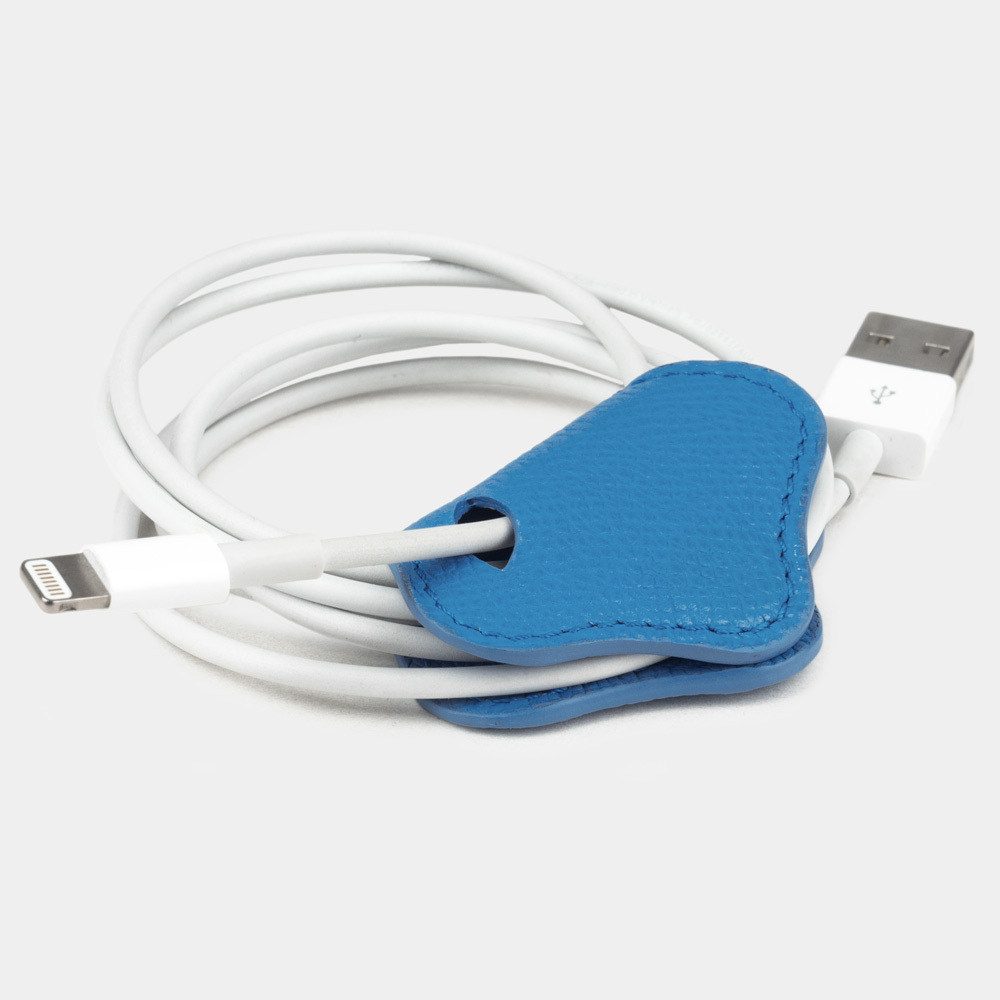 Чехол-держатель для проводов Chapeau Easy из натуральной кожи теленка, голубого цвета