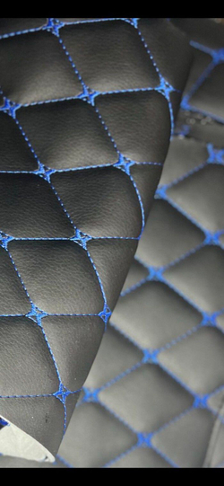 Стёганая чёрная экокожа на поролоне 3 мм. со спанбондом (синяя нить Бабочка) 140см. х 100 см.