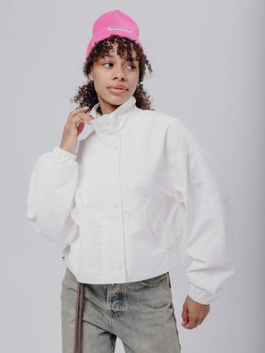 Белая женская ветровка-бомбер универсального размера