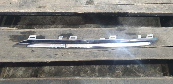 Молдинг решетки радиатора Mercedes GLE (W166) 15-18 Б/У Оригинал A1668881585