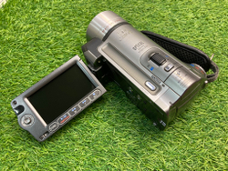 Canon HF100
