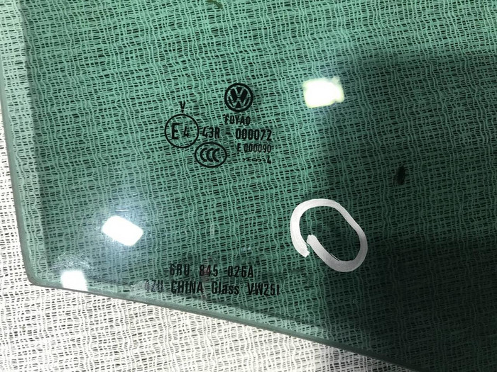 Стекло двери заднее правое VW Polo Sedan (2010-2020)