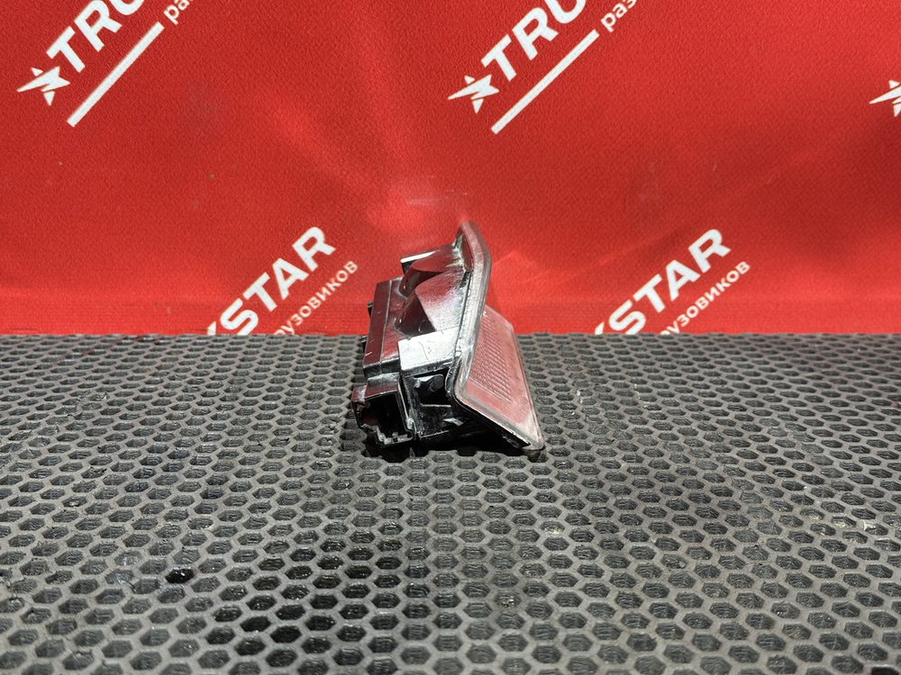 Плафон двери правой