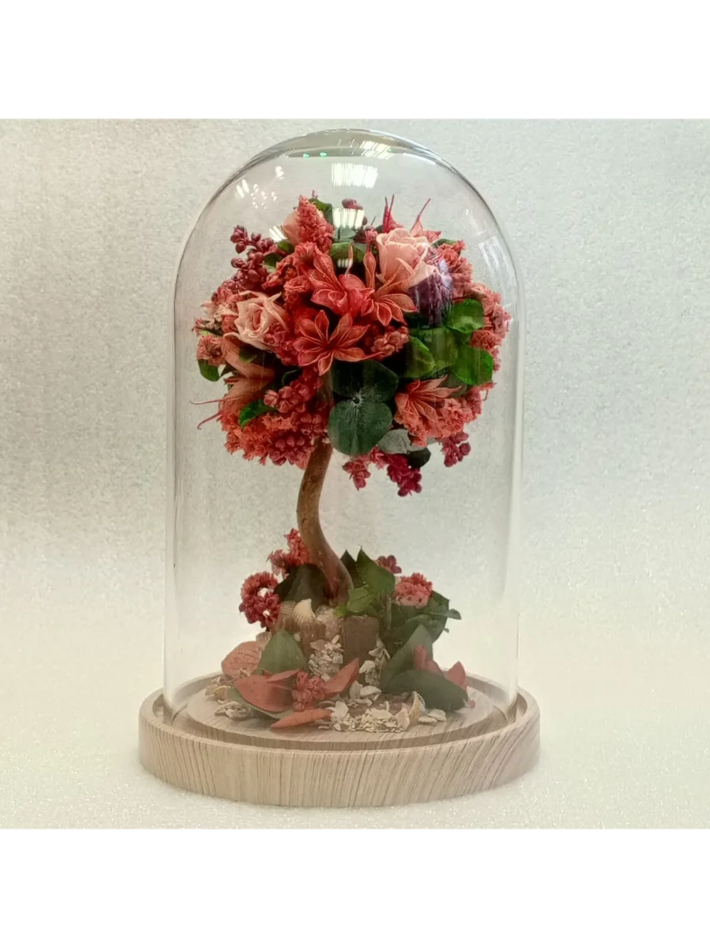Топиарий - деревце из натуральных цветов в стекле