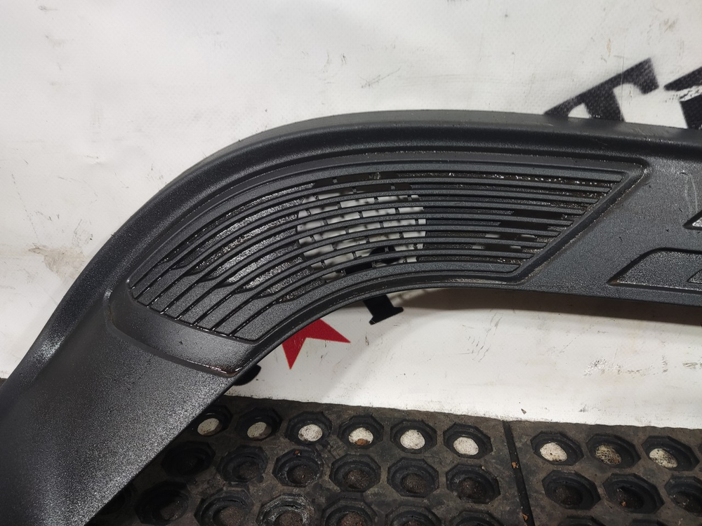 Решетка стеклоочистителя левая 2023г.