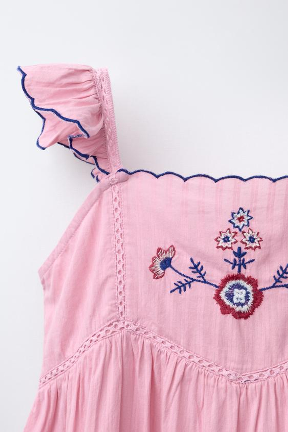 ZARA ПЛАТЬЕ С ВЫШИВКОЙ, КЛУБНИЧНЫЙ