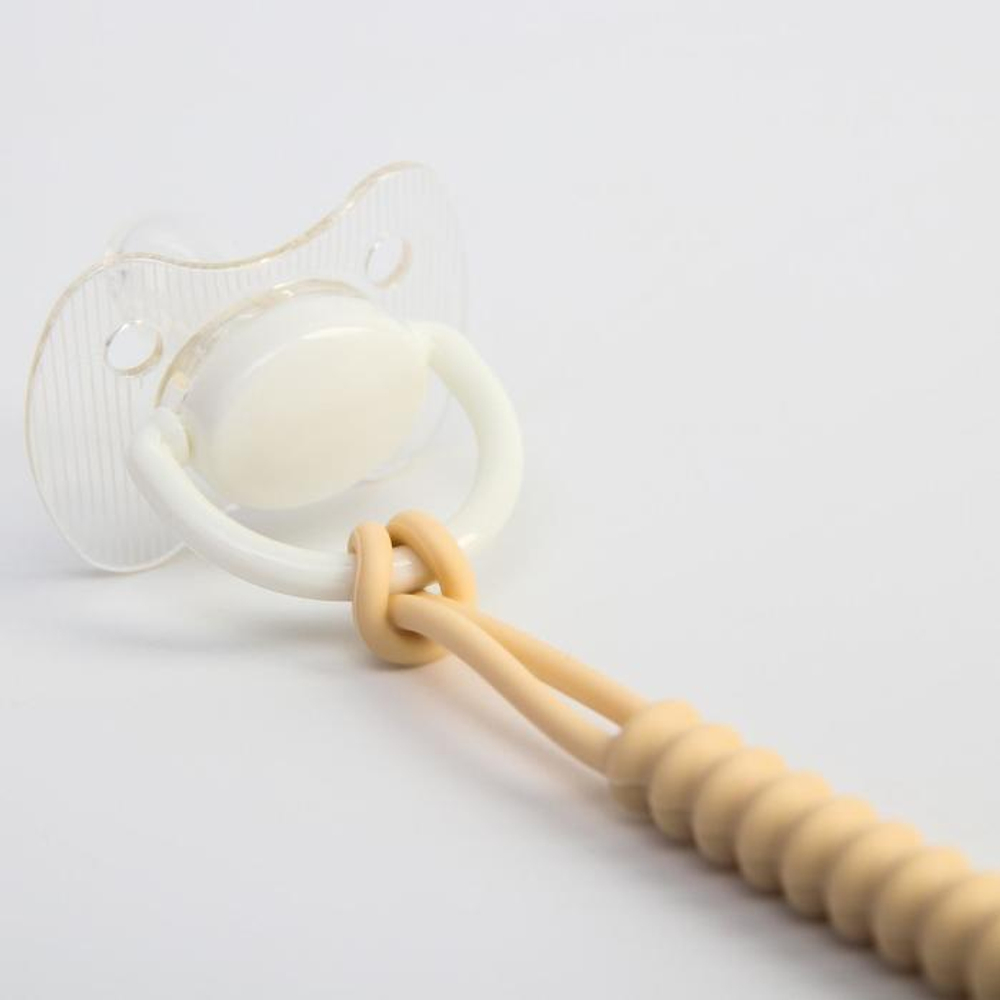 6779179 Держатель - игрушка для соски - пустышки Sweety