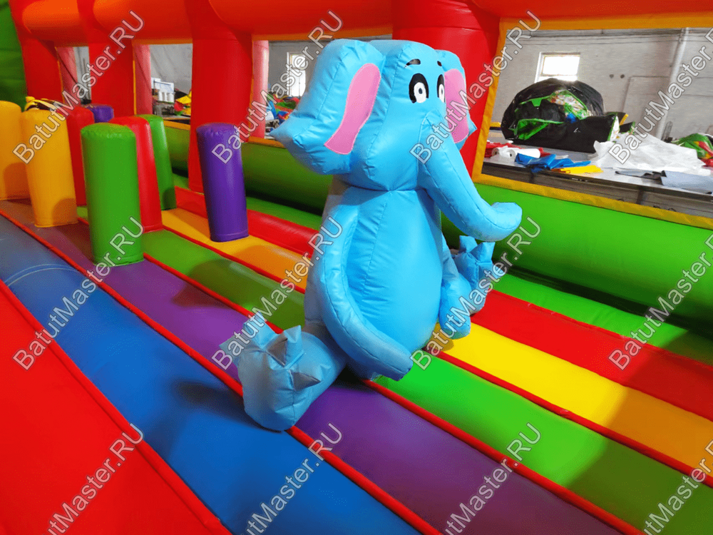 Коммерческий надувной батут "Зверята с крышей" 12*8*6 м