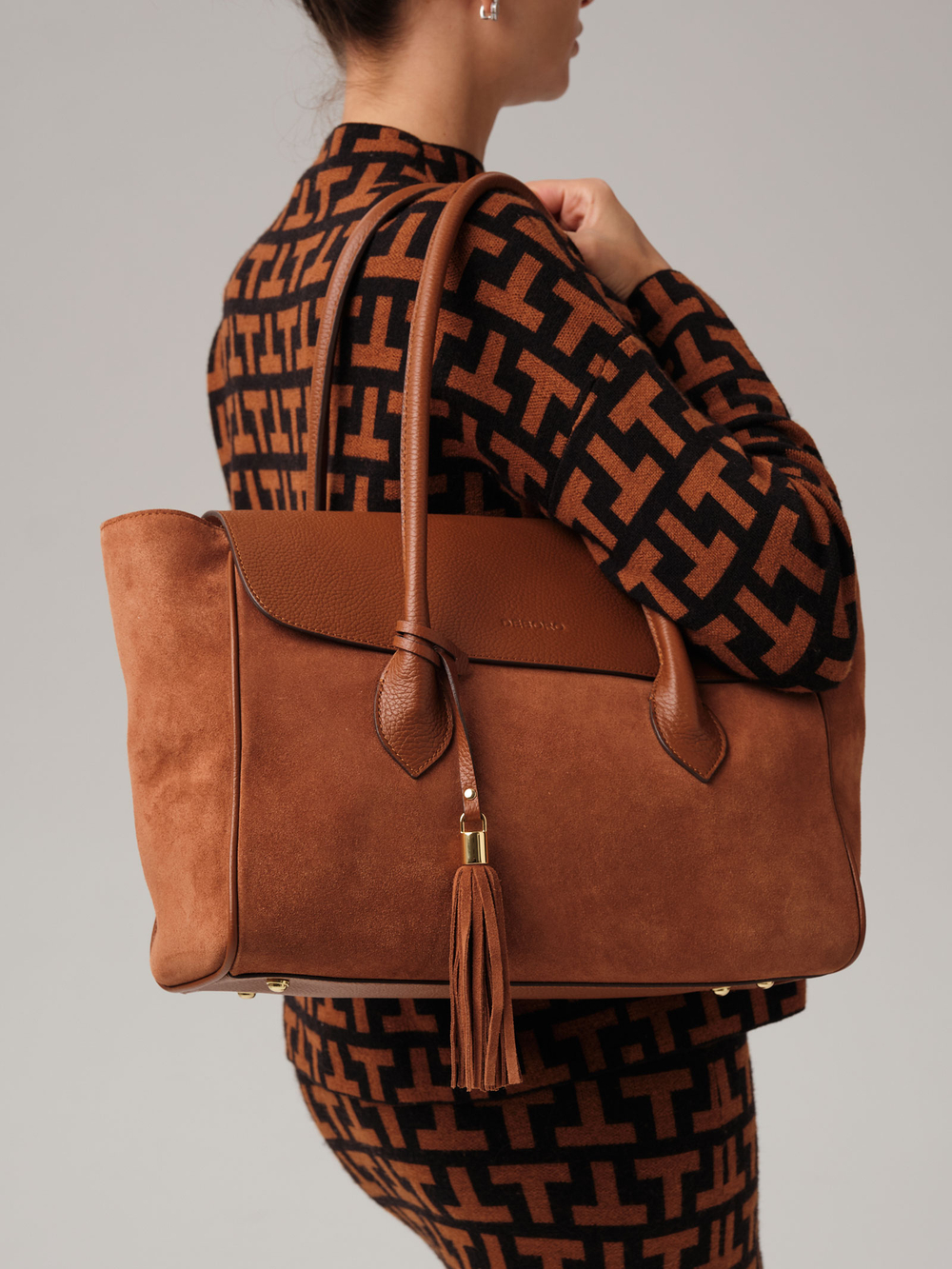 Замшевая сумка Deboro 31051 коричневый фундук