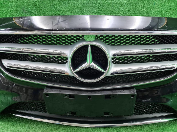 Бампер передний Mercedes E W213 16-21 AMG В сборе