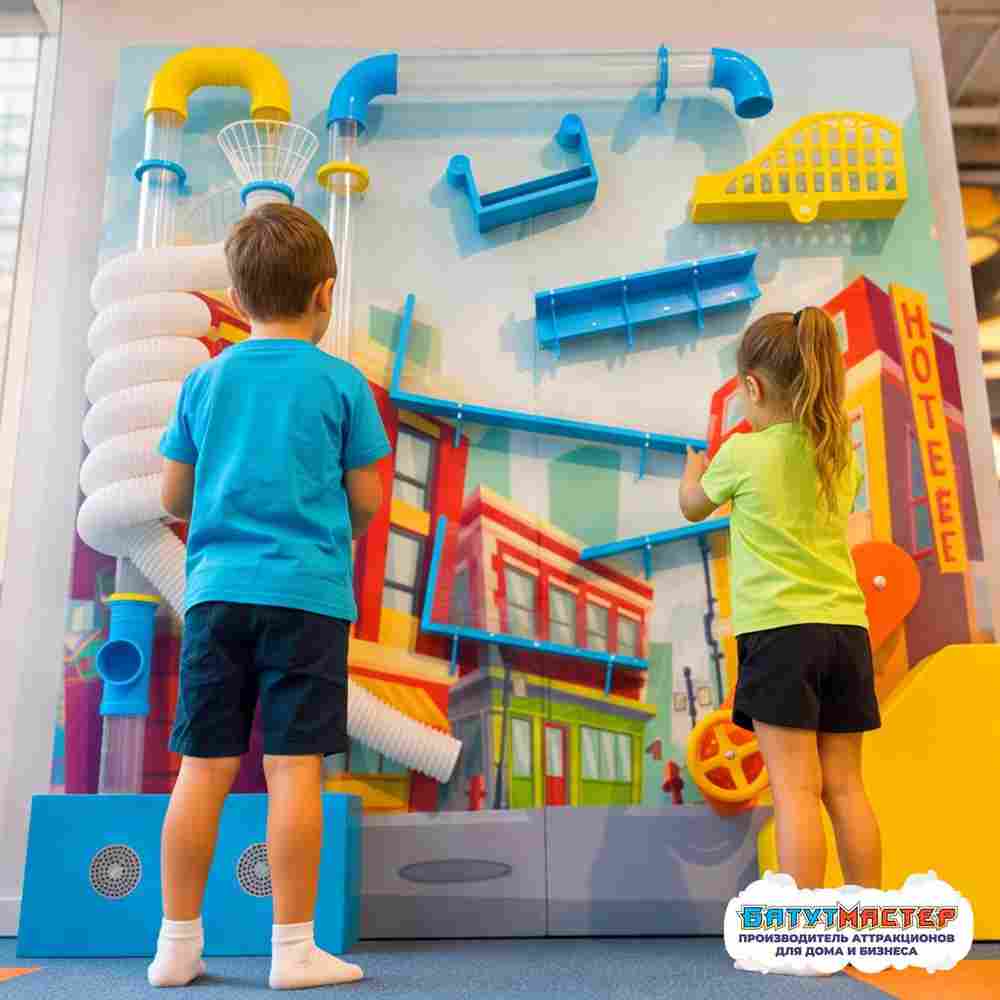 Интерактивная игровая стена «Городской маршрут», 2,44×0,5×2,44 м