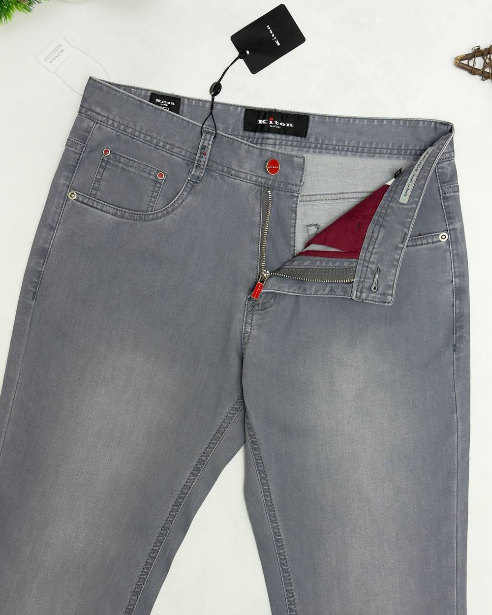 Джинсы Kiton