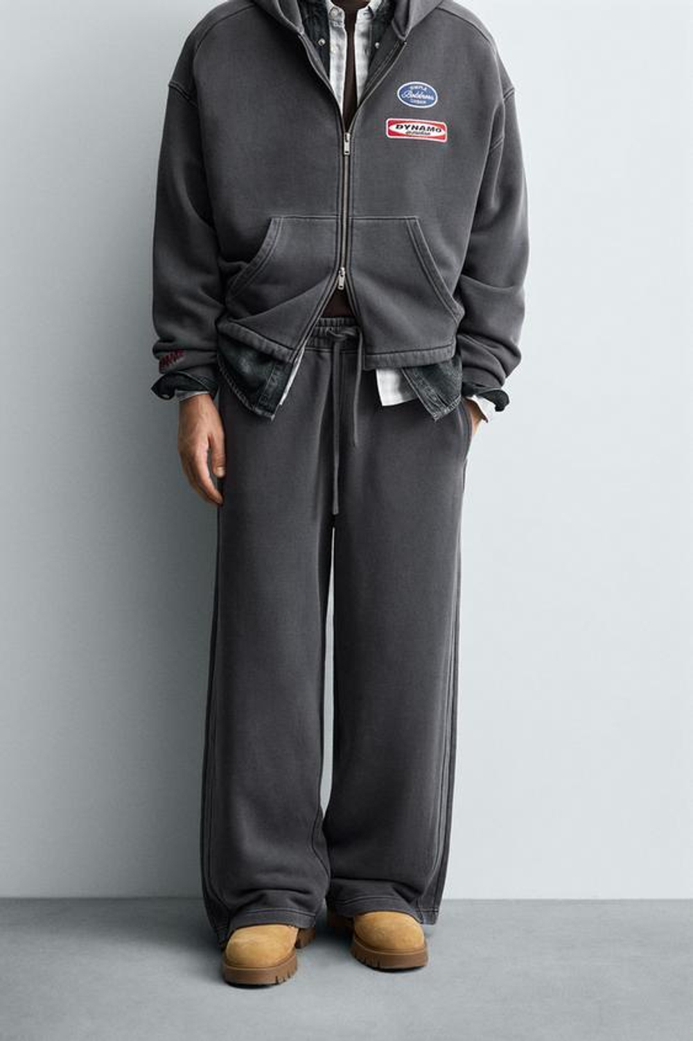 ZARA ДЖОГГЕРЫ WIDE FIT С ЭФФЕКТОМ ПОТЕРТОСТИ, АНТРАЦИТОВО-СЕРЫЙ