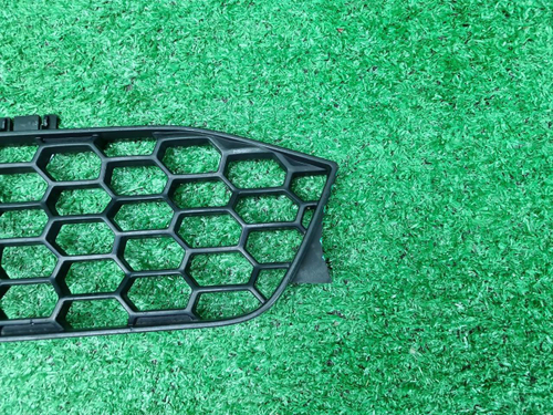 Решетка переднего бампера Scania R-Series (16-нв)