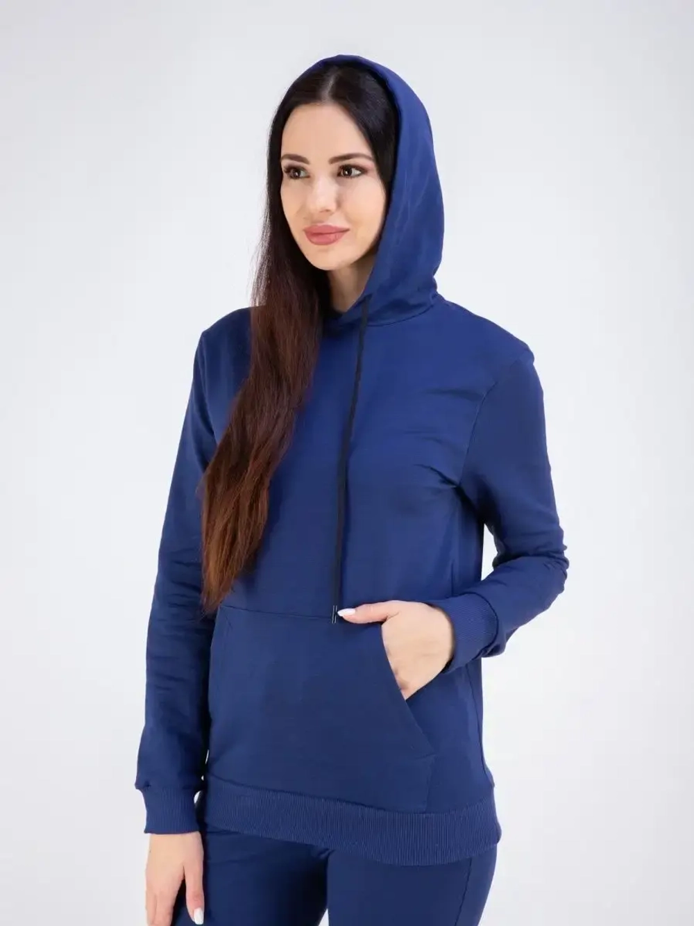 Худи без начеса с капюшоном однотонное модное