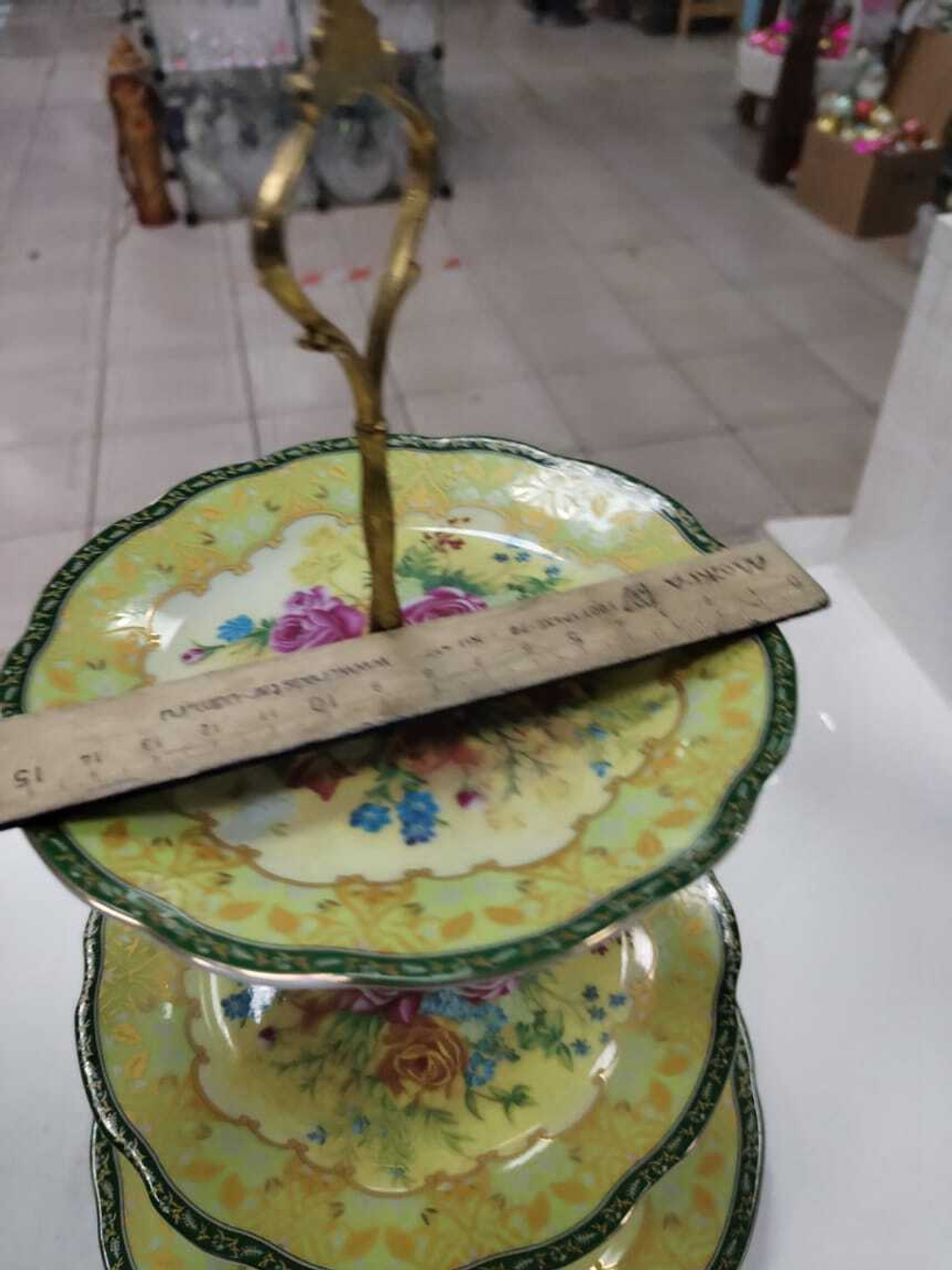 Этажерка для фруктов. фарфор. Италия