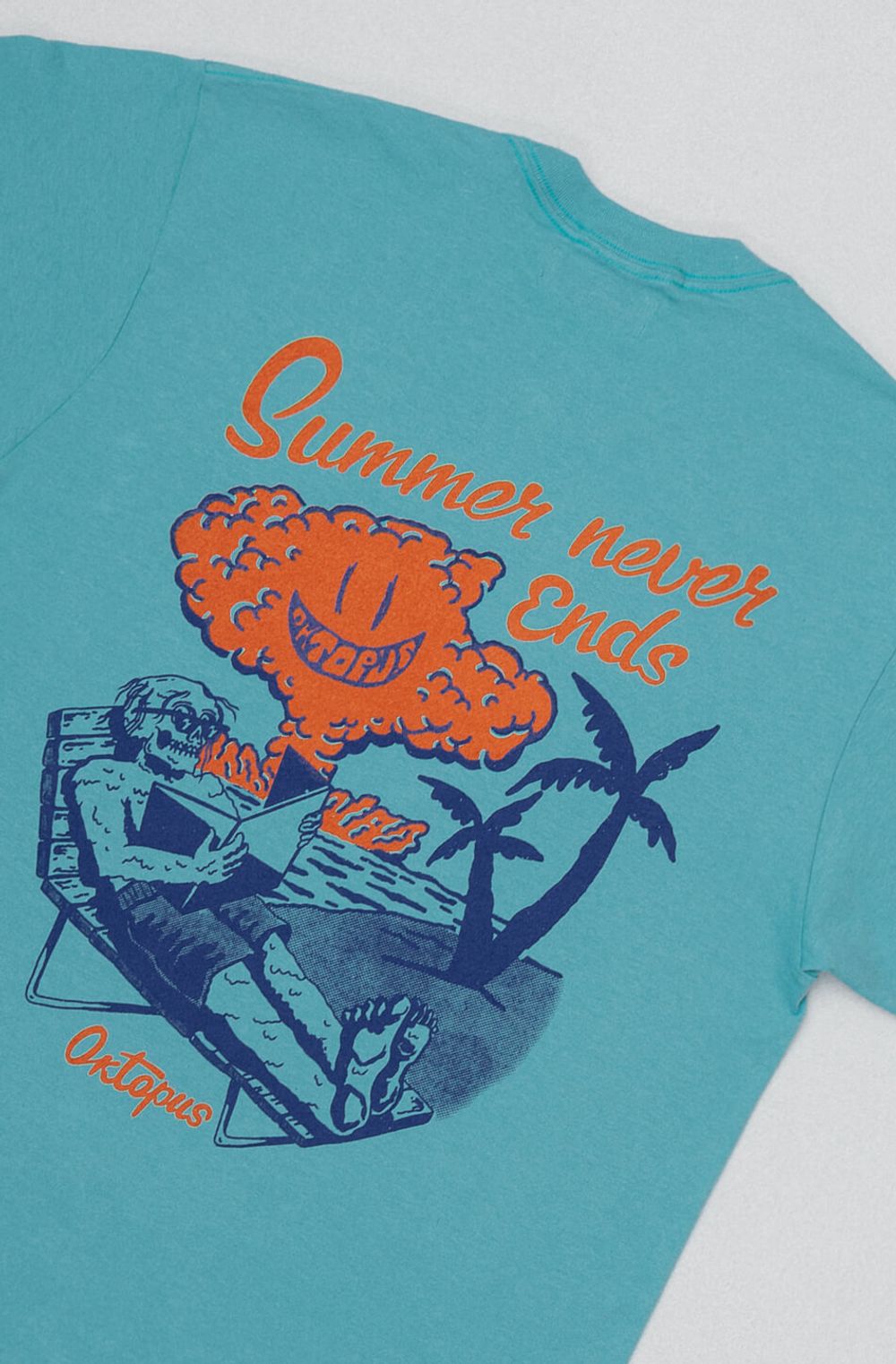 Футболка Summer Never Ends