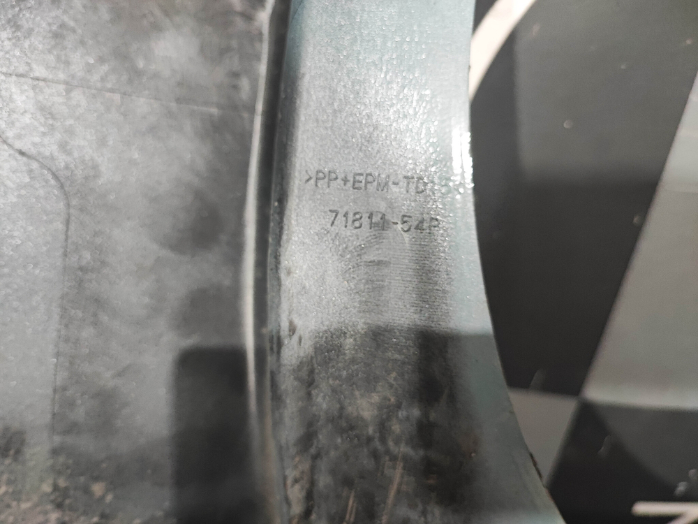 Бампер задний Suzuki Vitara 2 14-нв Б/У Оригинал 7181154P01N49