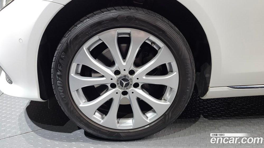 Mercedes-Benz E-Class W213 E220d 4MATIC Exclusive (10.2019)