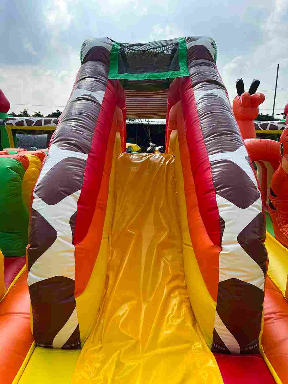 Коммерческий надувной батут «Мир Сафари 2», 14*7*7,5 м.