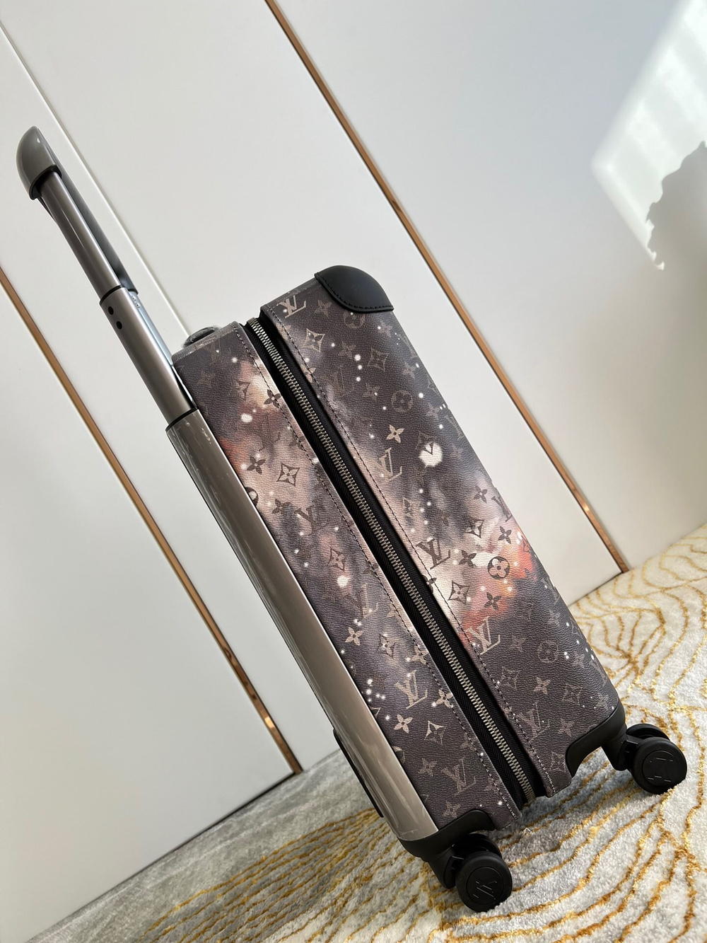 Louis Vuitton Horizon 55 Suitcase
