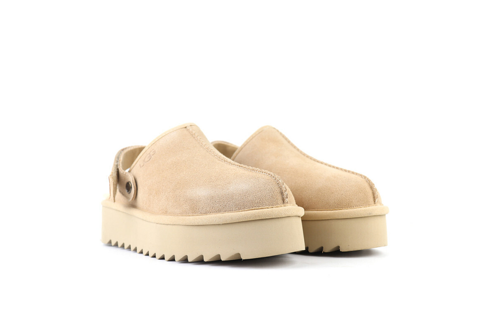 UGG Goldenstar Clog Platform Sand