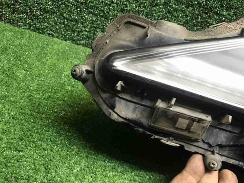 Битая Фара левая Toyota Camry XV70 (2017-2021) LED