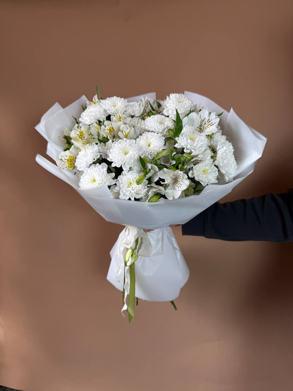 Букет "Летний снег" Хризантема, альстромерия