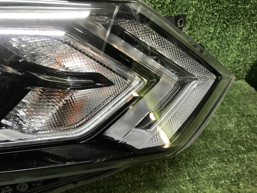 Битая Фара правая Nissan Qashqai j11 17-23 галоген