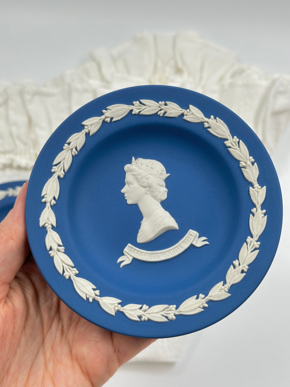 Пара тарелок Королева Елизавета II и Принц Филипп Wedgwood